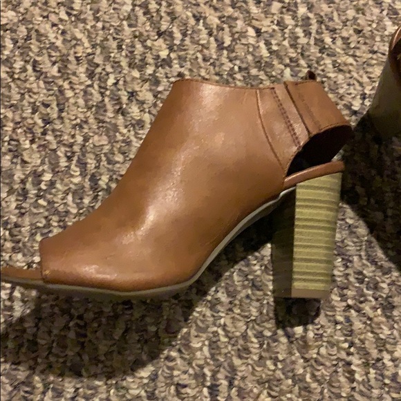 Gap peep toe booties - Picture 2 of 5